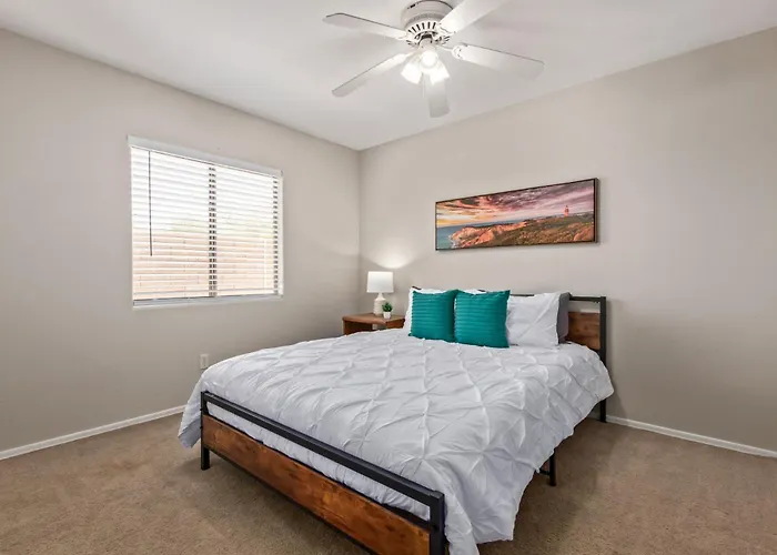 Emile Zola Holiday home Peoria